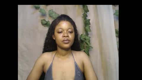Snapshot of dripqueenx chatting on October 17, 1:20 am linda online show from October 17, 1:20 am