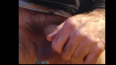 Snapshot of drmbigg chatting on December 10, 12:50 am Hello Hope you enjoy what you see. I love attention in dirty talk and tips thickcock edging precum dirtyTalk C2C online show from December 10, 12:50 am