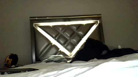 Snapshot of drobbb656 chatting on November 10, 10:42 pm 2xTheTrouble online show from November 10, 10:42 pm