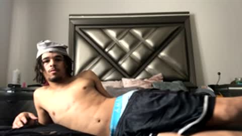 Snapshot of drobbb656 chatting on December 3, 5:33 pm 2xTheTrouble online show from December 3, 5:33 pm