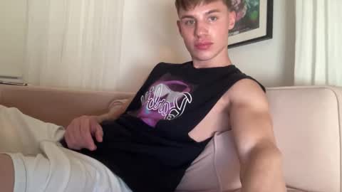 Snapshot of droll_guy chatting on November 2, 3:14 pm droll_guy online show from November 2, 3:14 pm