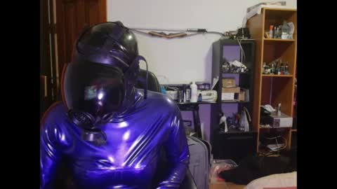 Snapshot of drone1397 chatting on February 11, 11:44 pm Drone1397 online show from February 11, 11:44 pm