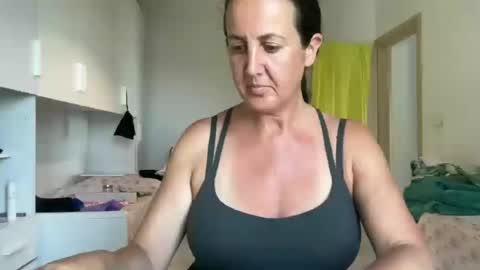 Snapshot of drresa chatting on June 22, 11:40 am Dr. Resa online show from June 22, 11:40 am