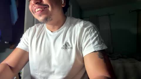 Snapshot of druiz19 chatting on May 5, 12:13 pm druiz19 online show from May 5, 12:13 pm