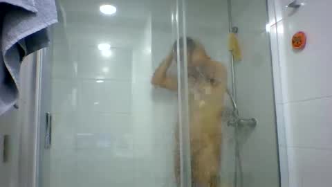 Snapshot of drumlin431 chatting on April 28, 11:37 am Ricardo online show from April 28, 11:37 am