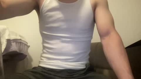 Snapshot of drveucrzy chatting on June 6, 12:49 am driveucrzy online show from June 6, 12:49 am