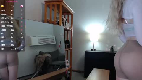 Snapshot of dualipa_unseen chatting on October 11, 7:12 pm dualipa_unseen online show from October 11, 7:12 pm