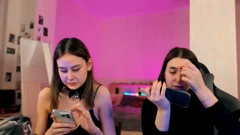 Snapshot of duaoppa chatting on December 18, 12:44 pm Adeletall and Aliya online show from December 18, 12:44 pm