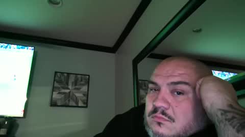 Snapshot of dubtrump chatting on December 1, 4:17 am dubtrump online show from December 1, 4:17 am