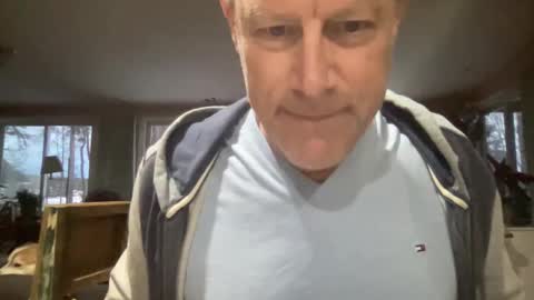 Snapshot of dudeinnh chatting on March 6, 10:47 pm Steve online show from March 6, 10:47 pm