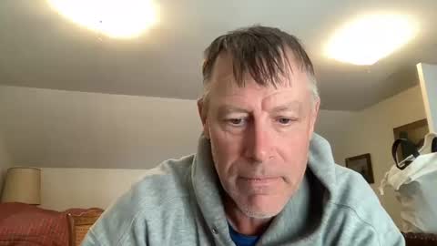 Snapshot of dudeinnh chatting on October 11, 2:37 pm Steve online show from October 11, 2:37 pm