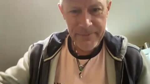 Snapshot of dudeinnh chatting on November 9, 6:50 pm Steve online show from November 9, 6:50 pm