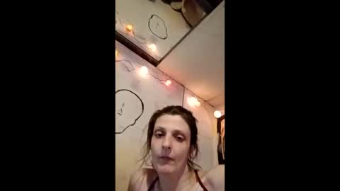 Snapshot of dukenbettykinks chatting on April 8, 1:27 am dukenbettykinks online show from April 8, 1:27 am