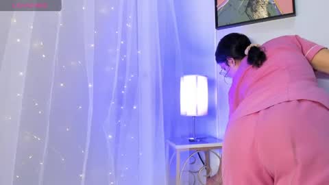 Snapshot of dulce__fiore07 chatting on May 21, 12:01 pm dulce__fiore07 online show from May 21, 12:01 pm