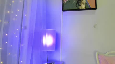 Snapshot of dulce__fiore07 chatting on May 29, 12:03 pm dulce__fiore07 online show from May 29, 12:03 pm