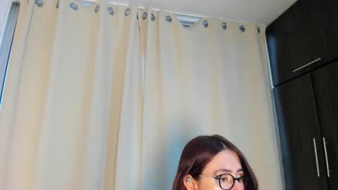 Snapshot of dulce_abigail chatting on November 18, 9:19 pm ABIGAIL online show from November 18, 9:19 pm