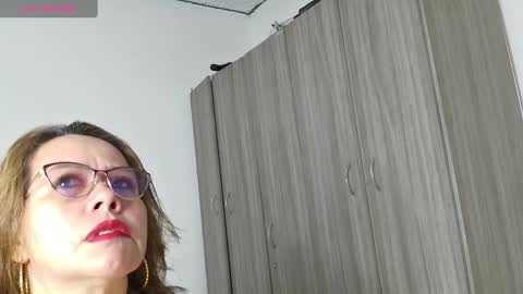 Snapshot of dulce_anahi_ chatting on November 1, 2:24 am Im Dulce online show from November 1, 2:24 am