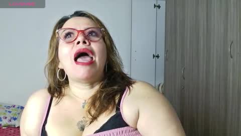 Snapshot of dulce_anahi_ chatting on November 28, 1:41 am Im Dulce online show from November 28, 1:41 am