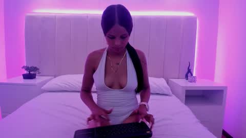 dulce online show from February 28, 7:15 pm