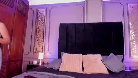 Snapshot of dulce_girls chatting on June 12, 11:53 am Dulce online show from June 12, 11:53 am