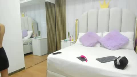 Snapshot of dulce_glamor_ chatting on June 12, 11:20 am Dulce online show from June 12, 11:20 am