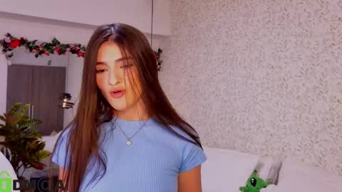 Snapshot of dulce_isabel_ chatting on May 25, 3:56 am dulce_isabel_ online show from May 25, 3:56 am