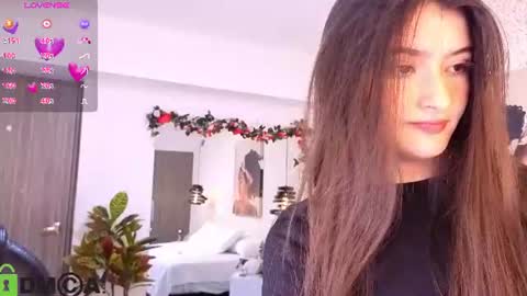 Snapshot of dulce_isabel_ chatting on June 17, 3:53 am dulce_isabel_ online show from June 17, 3:53 am