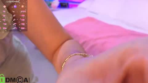 dulce_isabel_ online show from July 13, 3:53 am