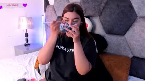 Snapshot of dulce_joness_ chatting on February 26, 9:14 pm Dulce BBW Jones online show from February 26, 9:14 pm