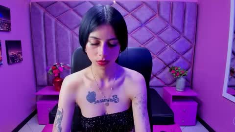 Snapshot of dulce_miiaa chatting on November 6, 8:21 pm dulce_miiaa online show from November 6, 8:21 pm