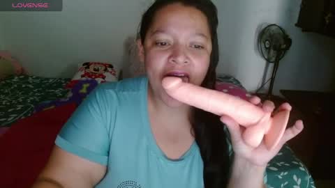 Snapshot of dulce_mmaria chatting on June 16, 7:05 pm dulce online show from June 16, 7:05 pm
