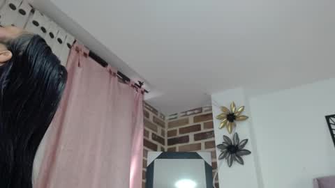 Snapshot of dulce_tentaciion chatting on May 19, 8:48 pm Dulce online show from May 19, 8:48 pm