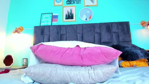Snapshot of dulceaurora_ chatting on February 11, 5:37 am DULCE AURORA online show from February 11, 5:37 am