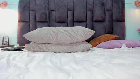 Snapshot of dulceaurora_ chatting on March 7, 5:51 am DULCE AURORA online show from March 7, 5:51 am