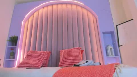 Snapshot of dulceaurora_ chatting on November 26, 12:00 am DULCE AURORA online show from November 26, 12:00 am