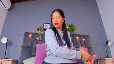 DULCE AURORA online show from April 26, 10:13 am