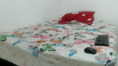 Snapshot of dulcefuegoxxx chatting on June 11, 8:29 pm dulcefuegoxxx online show from June 11, 8:29 pm