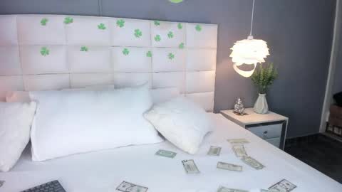 Dulce  online show from March 17, 10:57 pm