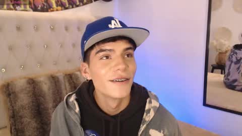 Dulcey online show from October 27, 5:22 am