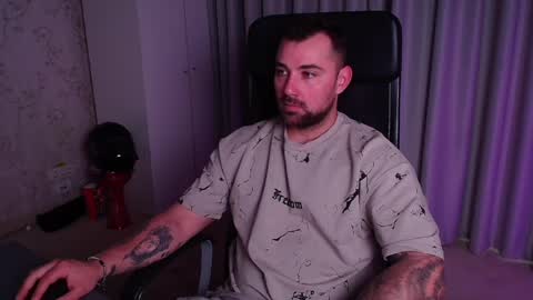 Snapshot of duncanstones chatting on June 7, 9:57 am DuncanStone online show from June 7, 9:57 am