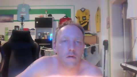 Snapshot of dunky_31 chatting on March 10, 11:16 pm dunky_31 online show from March 10, 11:16 pm