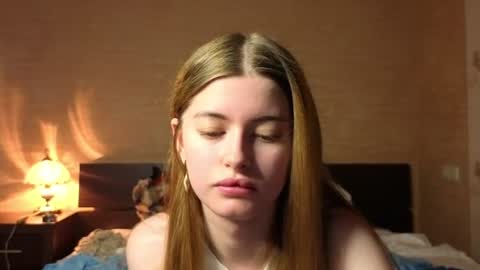 Snapshot of duoemi chatting on July 9, 11:58 am Jake And Emilia online show from July 9, 11:58 am