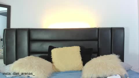 Thomas and Noah online show from April 18, 11:58 am