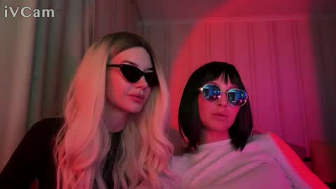 Snapshot of duomystique chatting on October 15, 6:19 pm duomystique online show from October 15, 6:19 pm