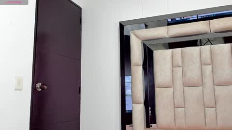 duran_dhikol1 online show from December 14, 3:07 am