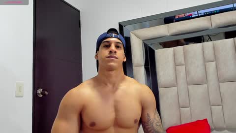 duran_dhikol1 online show from January 15, 2:27 am