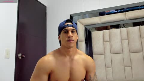 duran_dhikol1 online show from February 1, 6:10 am