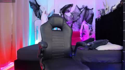 Duriel online show from November 1, 7:49 pm