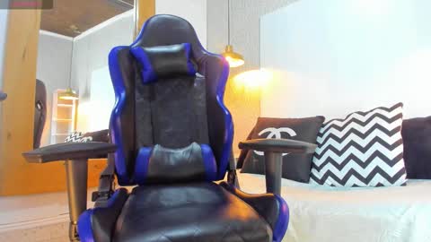 DUSAN  GREY online show from March 3, 3:56 am