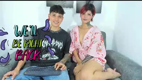 Snapshot of dust_couple chatting on July 9, 8:35 pm Nicolle y Julian online show from July 9, 8:35 pm